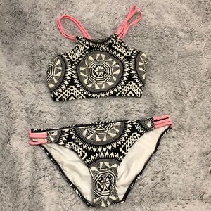 Black and white bikini w pink straps